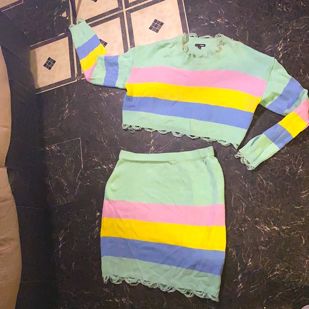 Striped cropped set